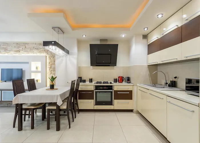 Central Warsaw Apartment - Great Location- Big And Charming Apartment - Grzybowska 5